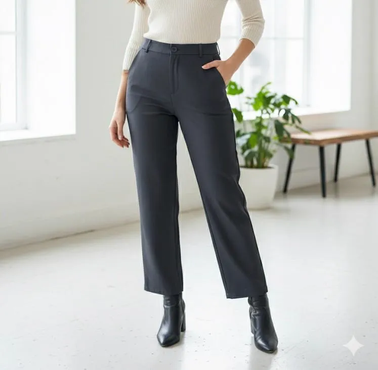 Black straight-fit pant